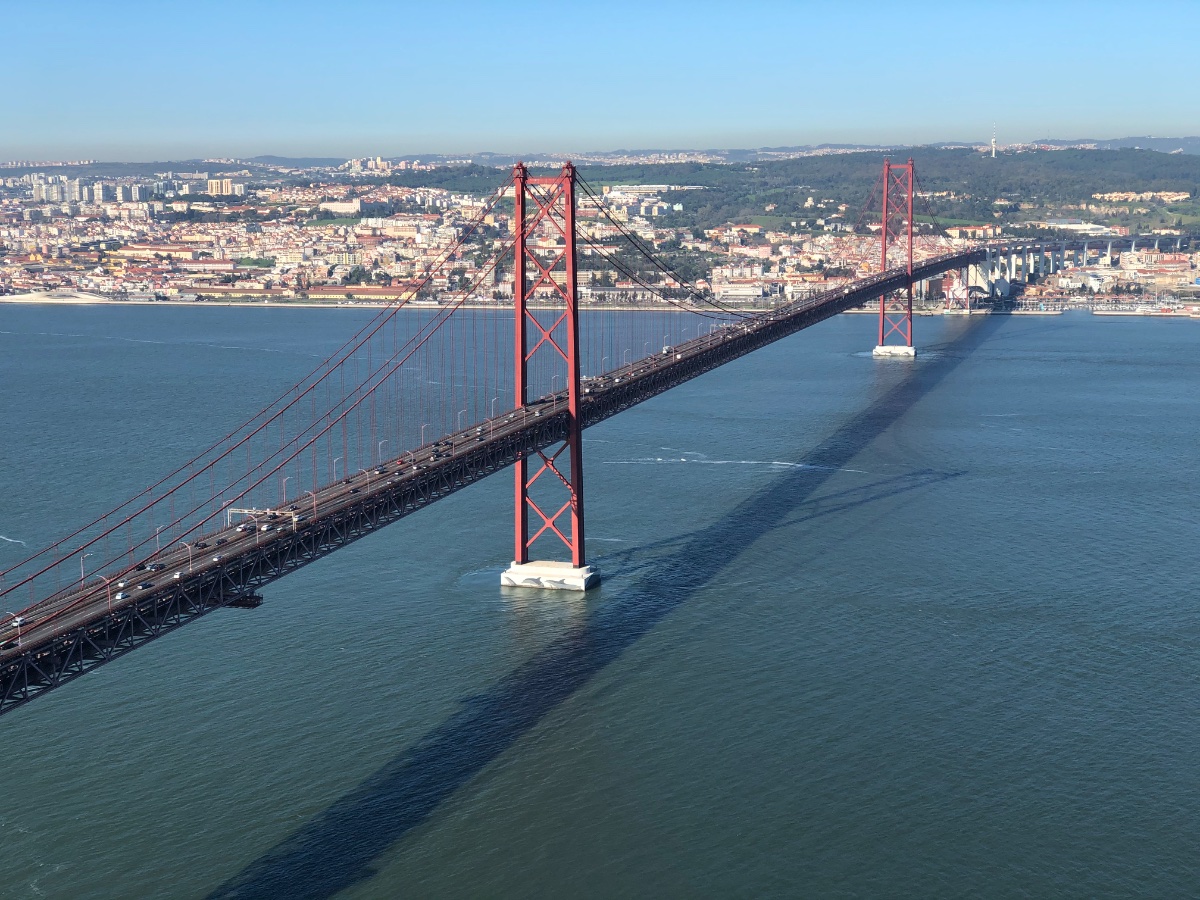 25 de Abril Bridge