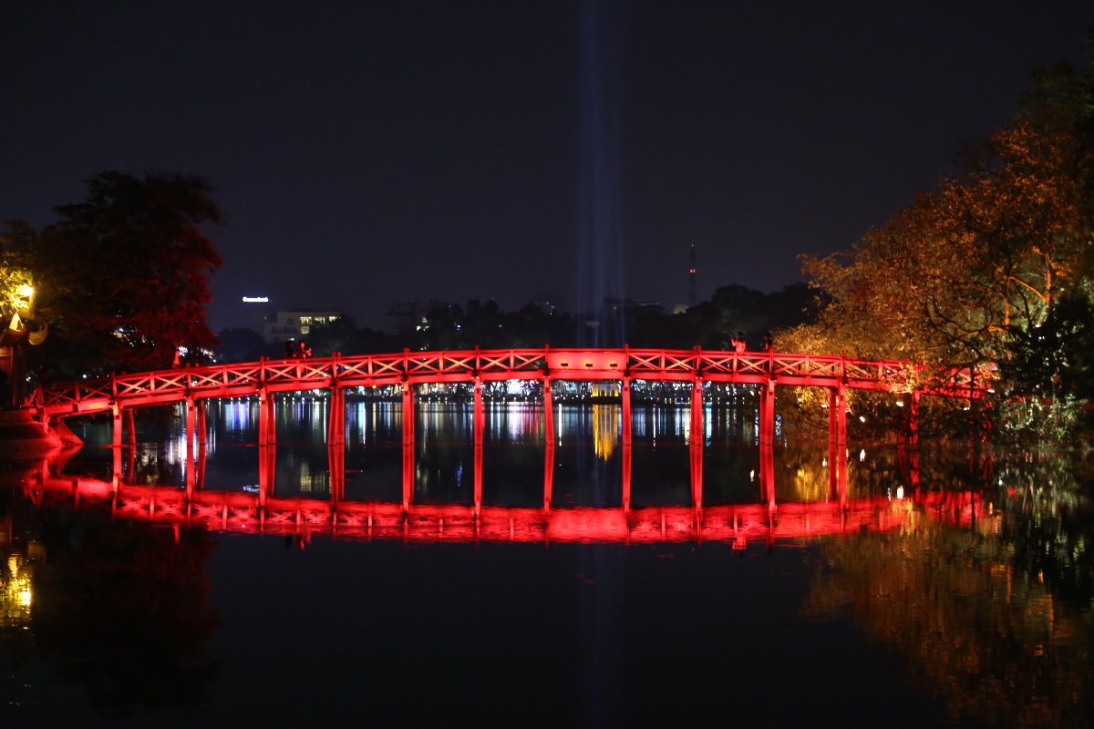 Thê Húc Bridge