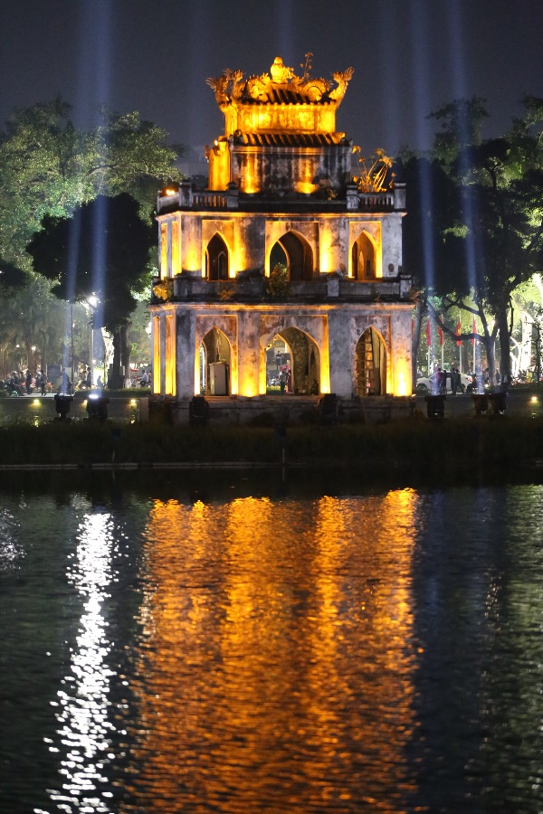 Turtle Tower, Hoàn Kiếm Lake