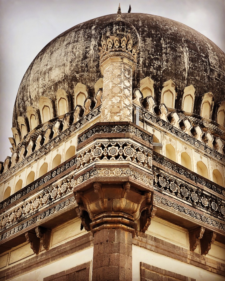 Qutb Shahi Tombs