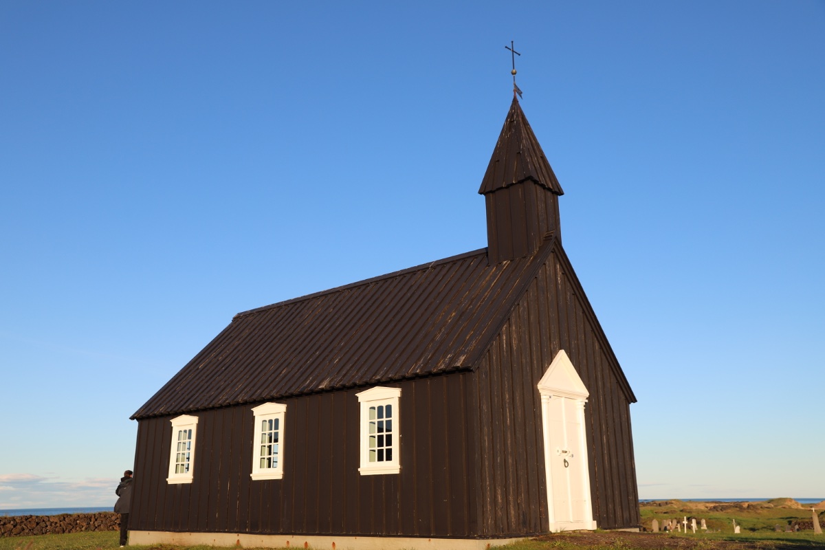 Budakirkja Black Church