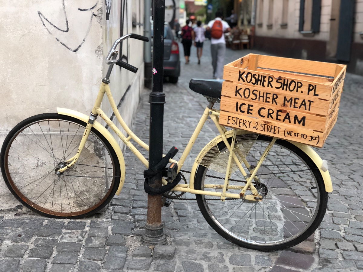 Bicycle in the Jewish Quarter