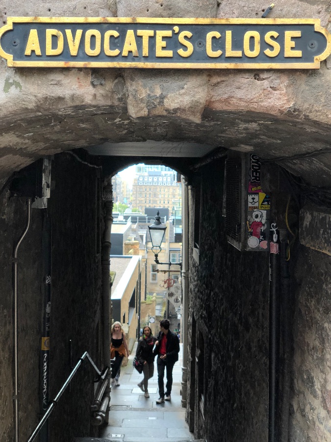 Advocate's Close