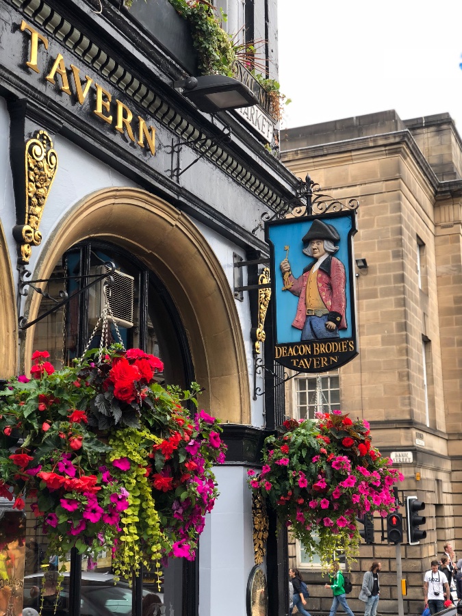 Deacon Brodie's Tavern