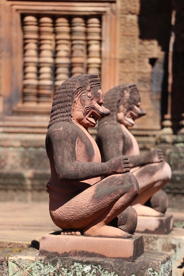 Intricate Banteay Srei Statues