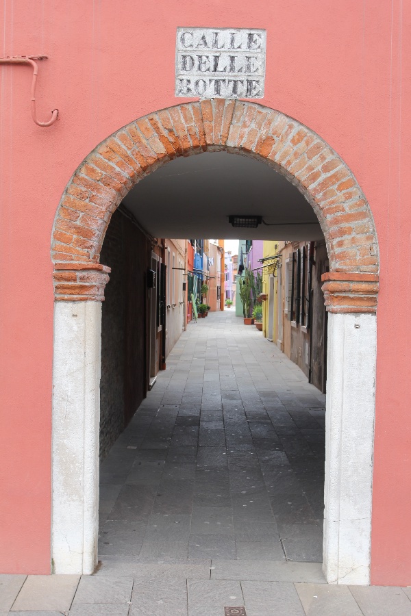 Calle delle Botte, Burano