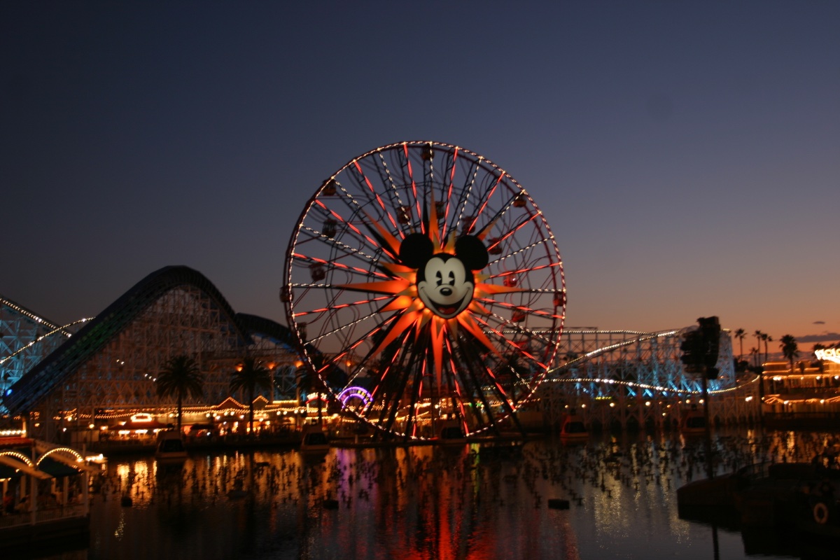 Mickey's Fun Wheel