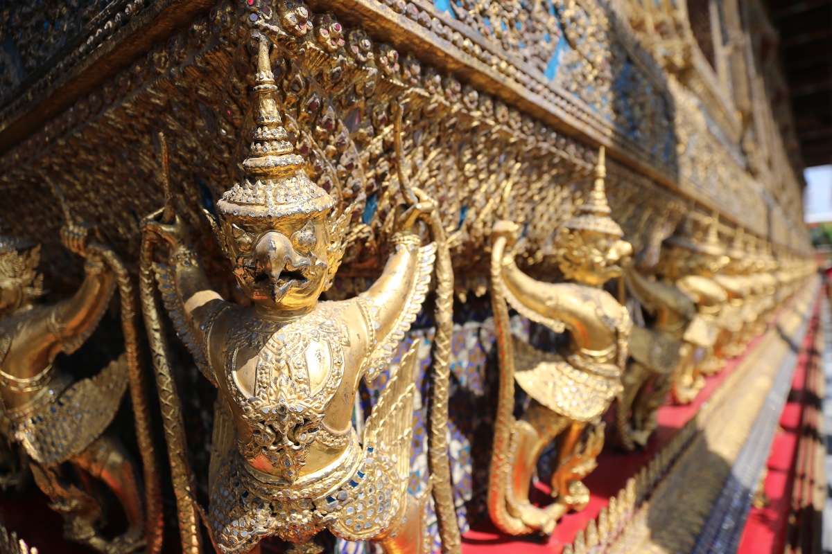 Wat Phra Kaew Garuda Statues