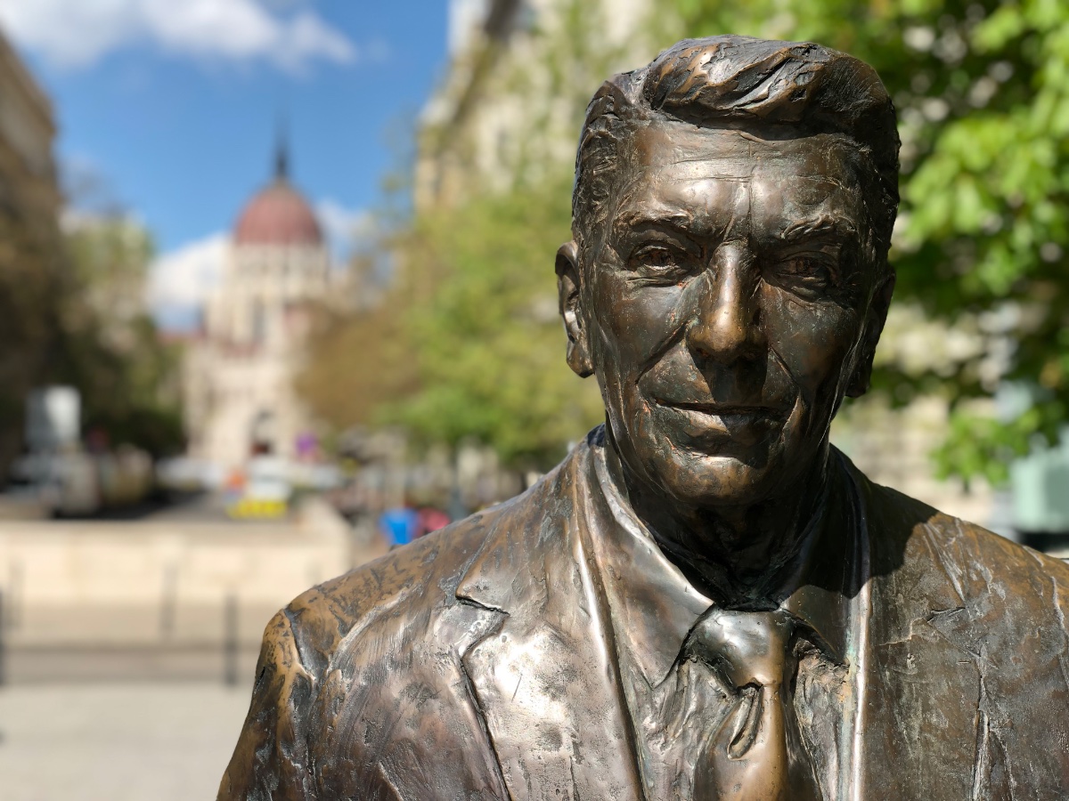 Ronald Reagan Statue