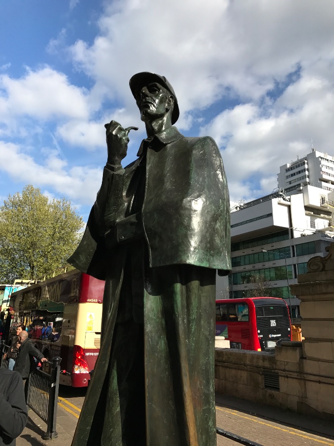 Sherlock Holmes Statue