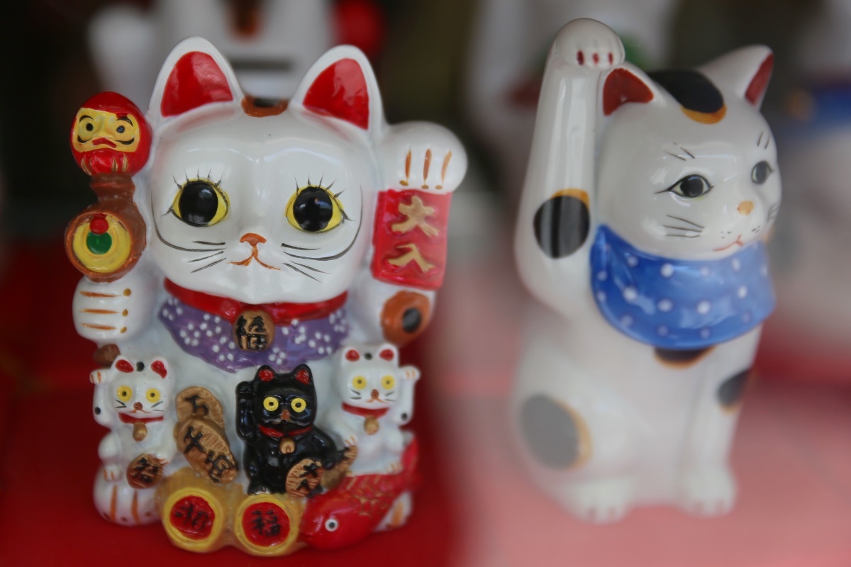 Maneki-neko Figurines