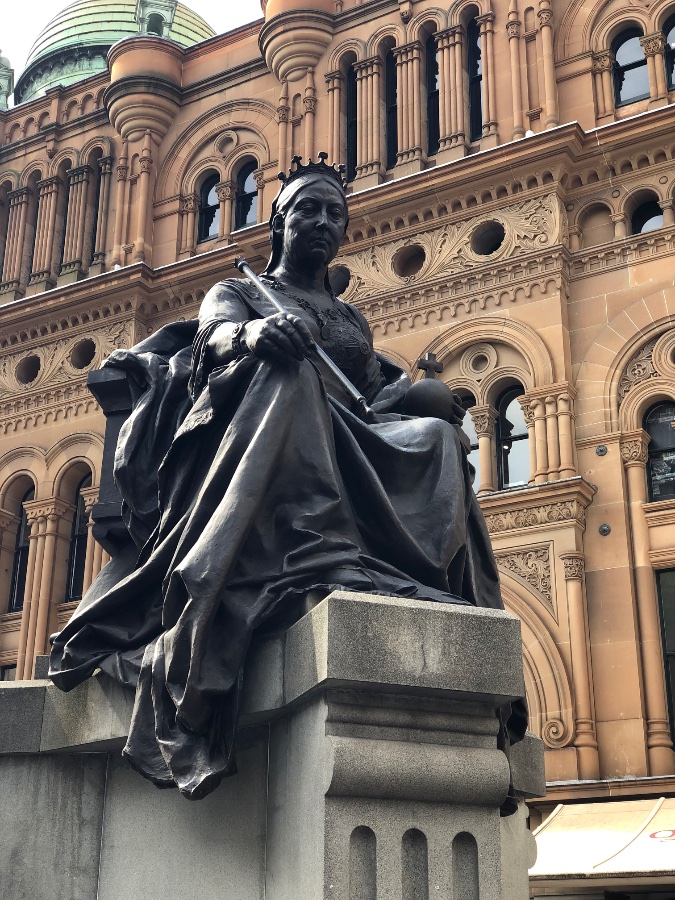 Queen Victoria Statue