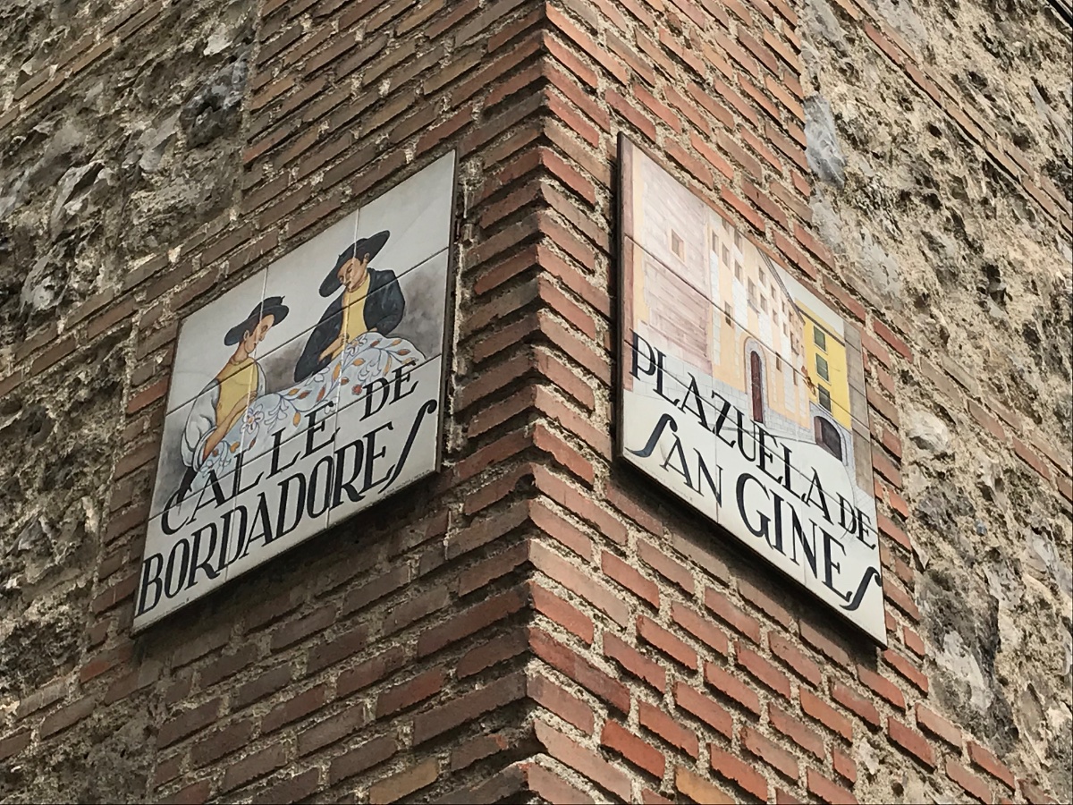 Calle de Bordadores and Plazuela de San Ginés