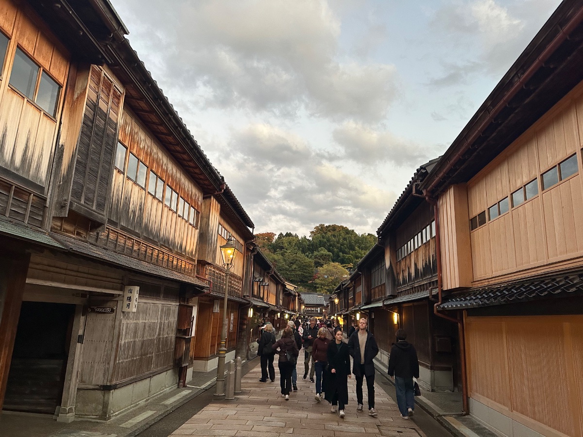Higashi Chaya District